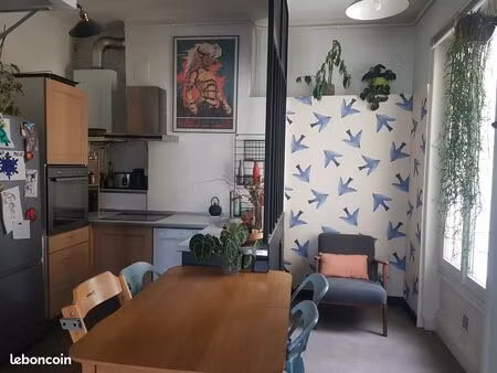 appartement t3 lumineux balcon proche transports  7e  facs  écoles