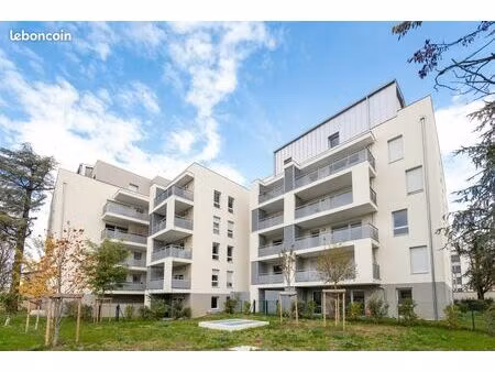 t3 + terrasse 12m² . résidence neuve livrée au pied du tram t2
