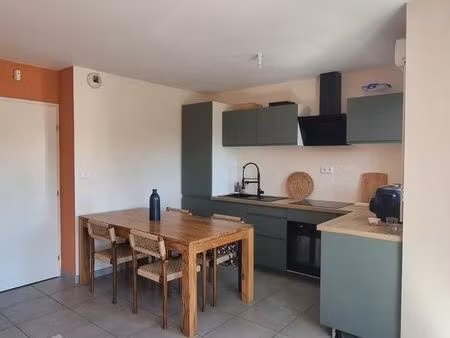 appartement t4 avec place de parking privative