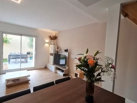 maison de village t3 avec extérieur