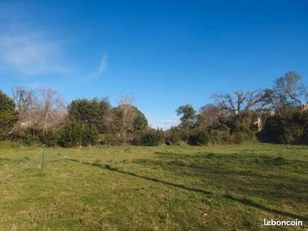 terrain 948 m² istres