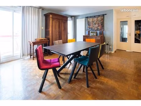 t5 dernier étage - 96m² - balcon - garage double - cave