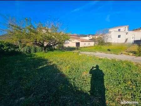 terrain 705 m² saint savournin