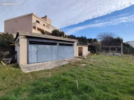 terrain constructible 1483 m²