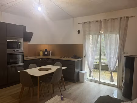appartement avec terrasse et jardin
