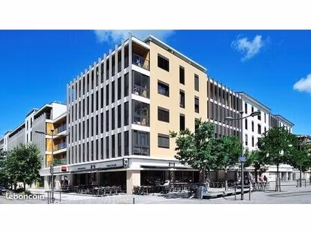 tassin la demi-lune – t4 duplex 85 m² + garage + balcon