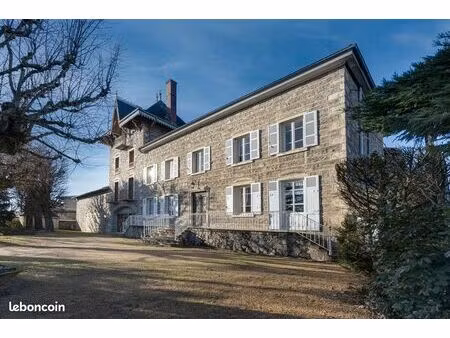 maison 10 pièces 229 m²