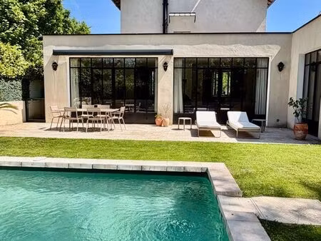 maison années 30 rénovée  jardin et piscine