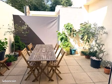 particulier vend duplex t3 avec terrasse privative + place de parking double