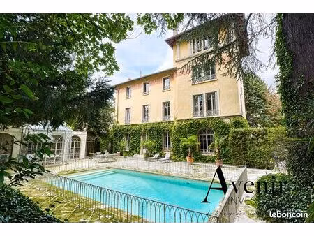 maison 10 pièces 373 m²