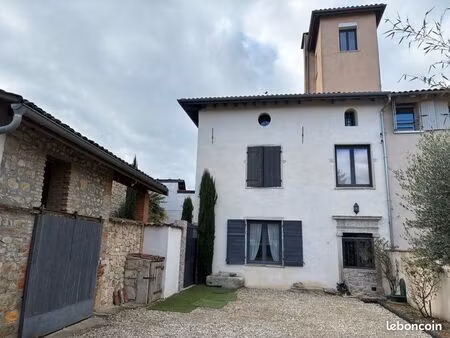 maison 8 pièces 270 m2