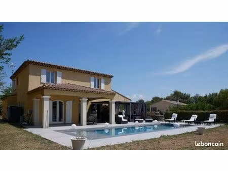 villa avec piscine - luberon