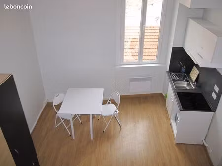 studio 1 pièce 28 m²