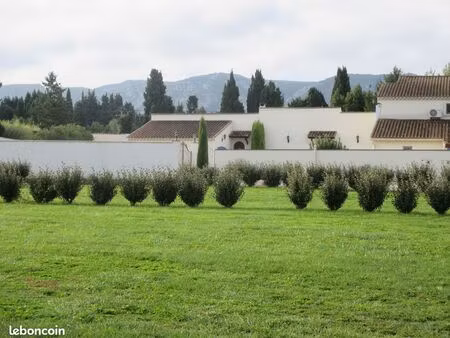 maison 7 pièces 173 m2 à saint-rémy-de-provence