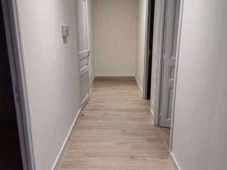 à louer – appartement t4 rénové – 92 m² – amplepuis centre