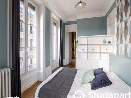 chambre 1 pièce 14 m²