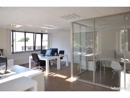 espace de travail bureau en coworking - business park lyon mont d'or