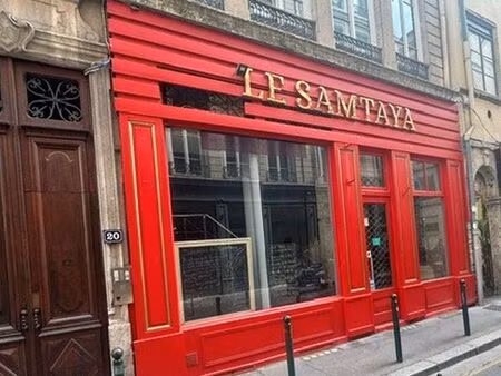 local bar 150 m²