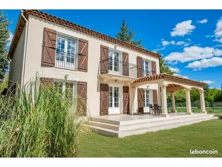 maison 7 pièces 260 m²