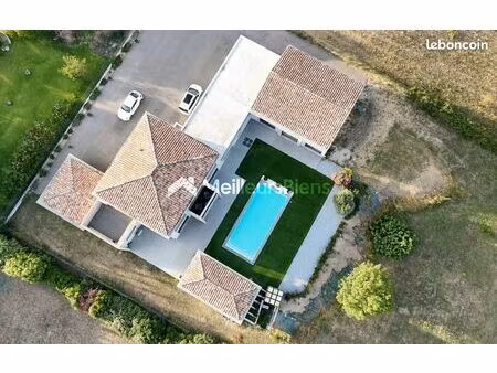 maison 9 pièces 360 m²