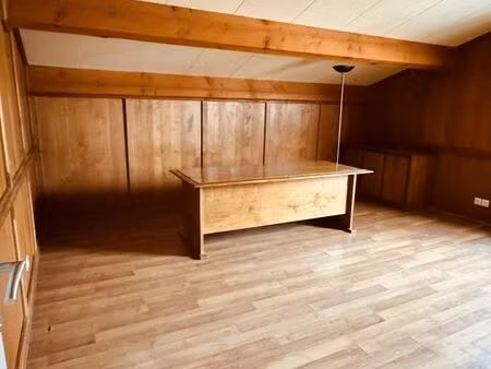bureau à louer meublé en bois avec parking privé