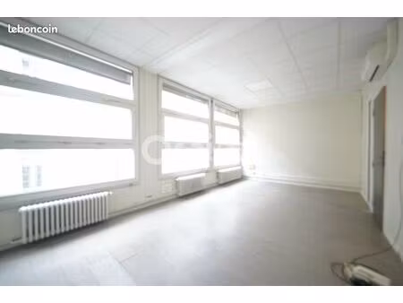 bureau 250 m²