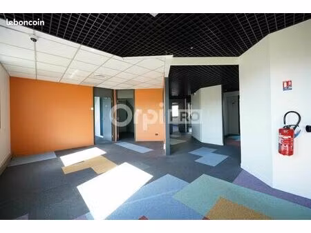 bureau 325 m²