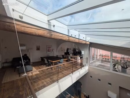 bureau / poste dans un loft sur le vieux port