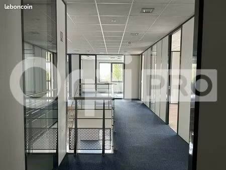 bureau 235 m²