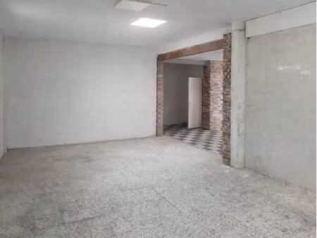 local commercial 110 m2