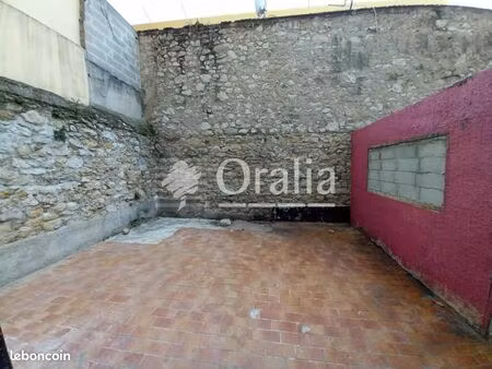 local commercial 65 m²