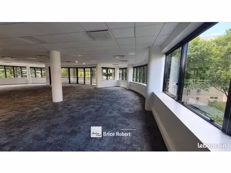 bureaux 156 m²