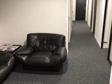 bureaux 8 pièces 140 m² + 2 parkings inclus aix centre proche tribunal judiciaire (5min à 