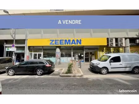 local 608 m²