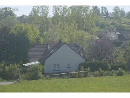 terrain 703 m2