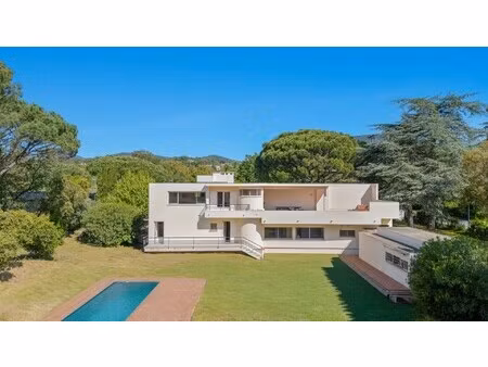 maison de luxe à vendre à grimaud