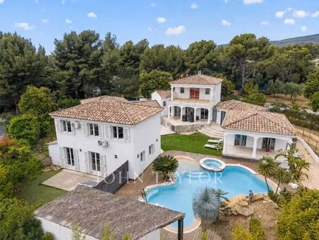 maison de luxe à vendre à la cadière-d'azur