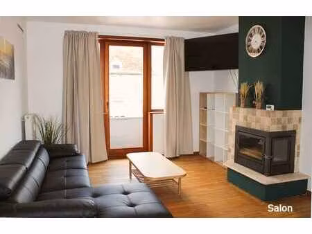 une chambre dans une colocation calme (namur)