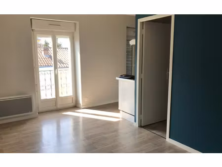 location appartement  m² t-2 à périgueux  430 €