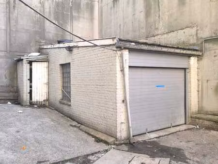 garage fermé à vendre – opportunité d’investissement à droix