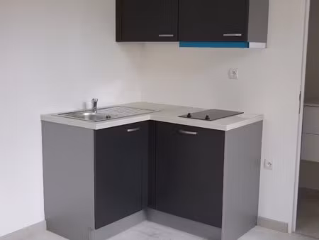 saint omer  studio rénové proximité centre ville !