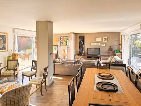 maison de luxe à vendre dans le quartier centre ville