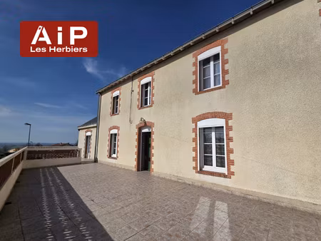 vente maison à sèvremont (85700) : à vendre / 180m² sèvremont