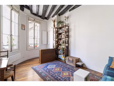 2 pièces avec ascenseur et belle hauteur sous plafond