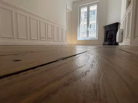 charme absolu et cachet de l'ancien pour ce 2 pièces de 32 m²