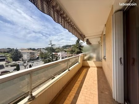 studio 1 pièce 30 m²