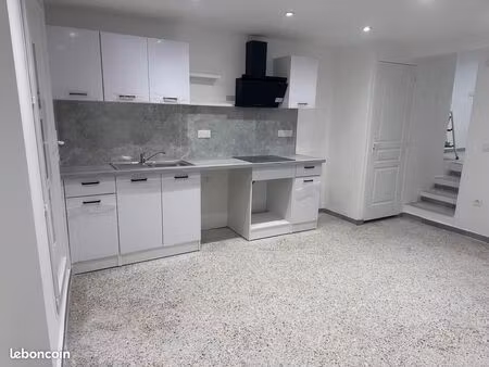 ? appartement 2 pièces — gattières village | 850 /mois