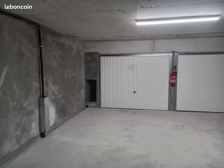 garage fermé dans résidence sécurisée