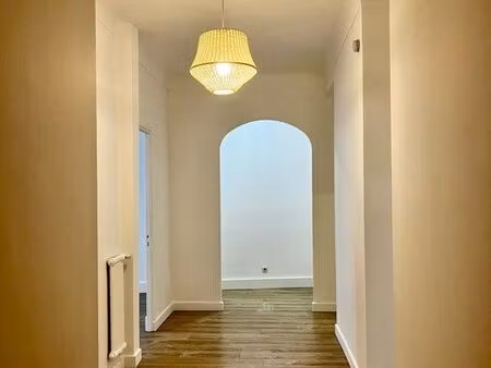 appartement 2 pièces traversant – 63 m² – nice libération