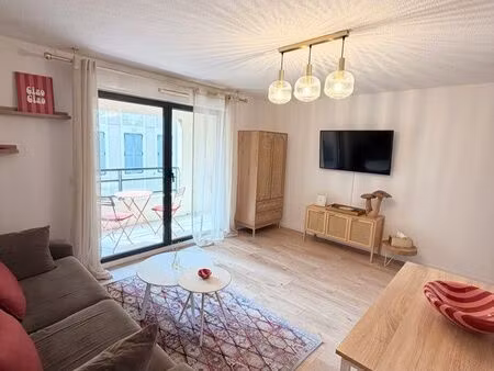 2p centre cannes + parking 245 000